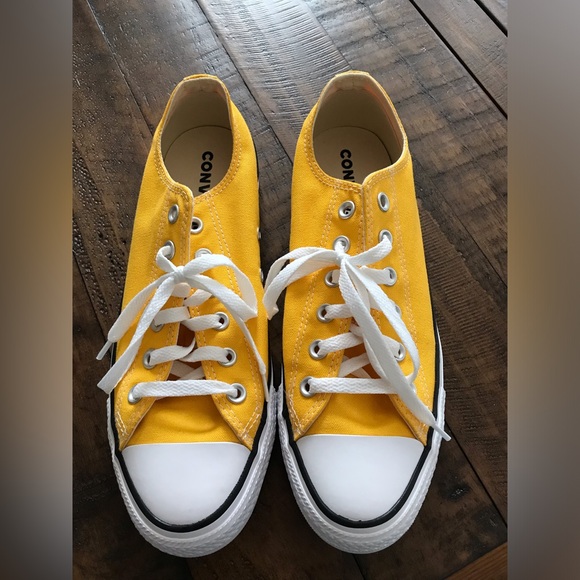 Chuck Taylor Converse All Star bright yellow sneakers NEW mens 8 / women’s 10 - Picture 2 of 7